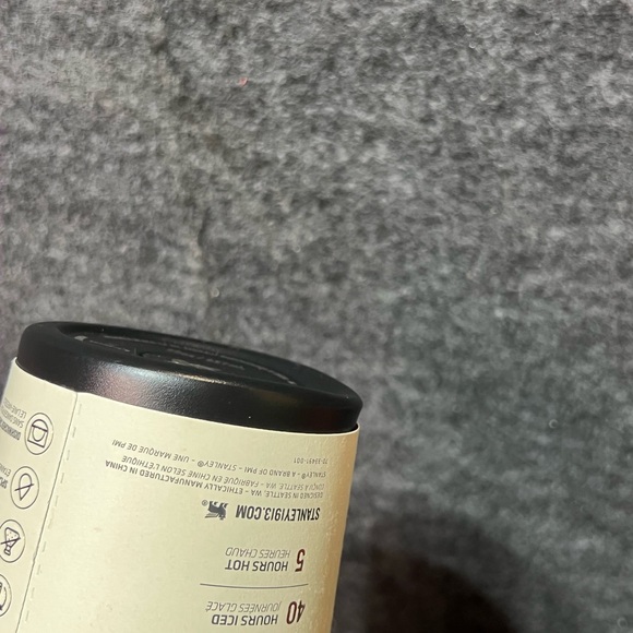 Stanley Quencher H2.0 FlowState Tumbler in the "Hyper Geo" colorway. - Picture 13 of 15